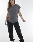 Blusa basica de rayas y estampado corazon negro