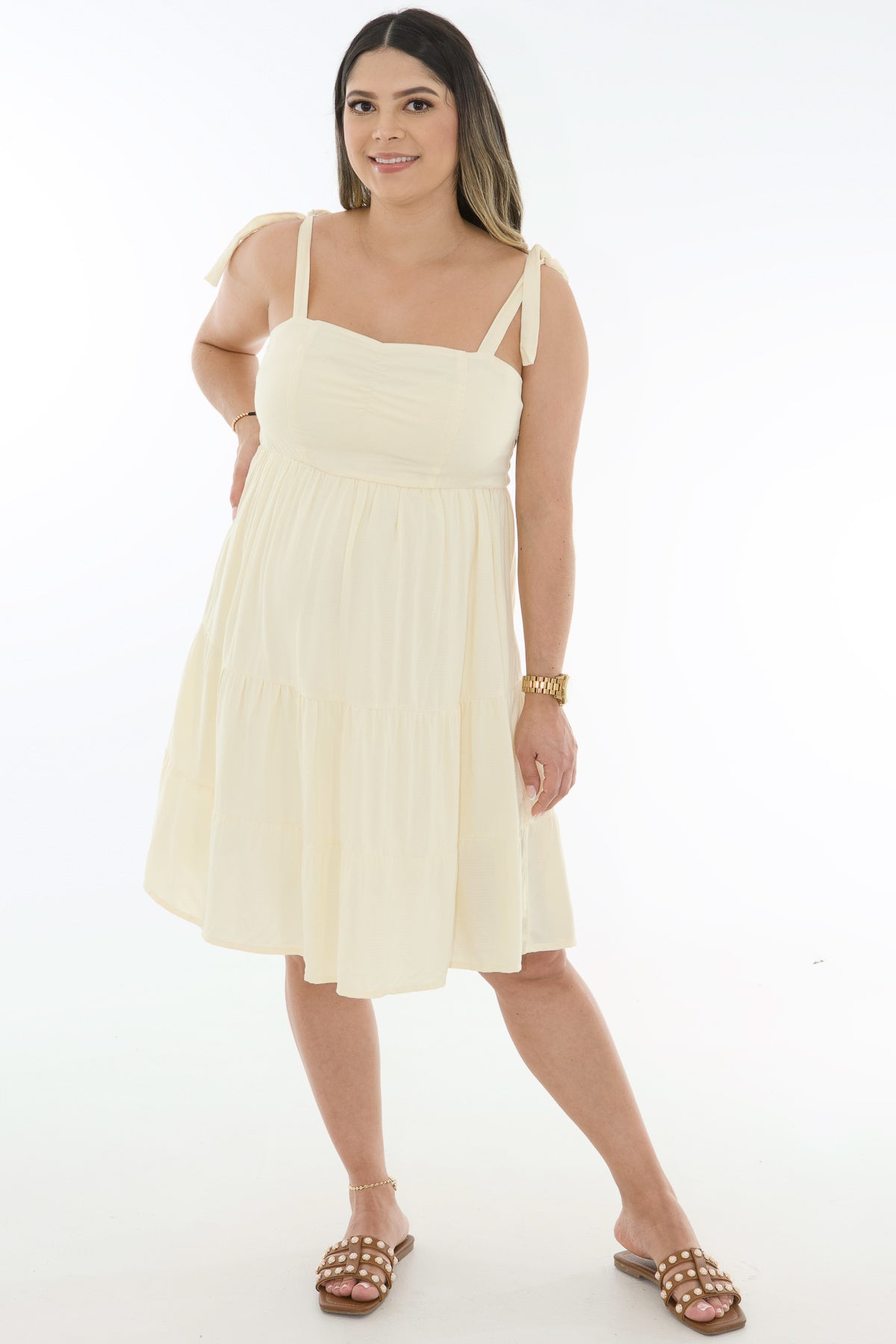 Vestido corto amarre en hombros amarillo